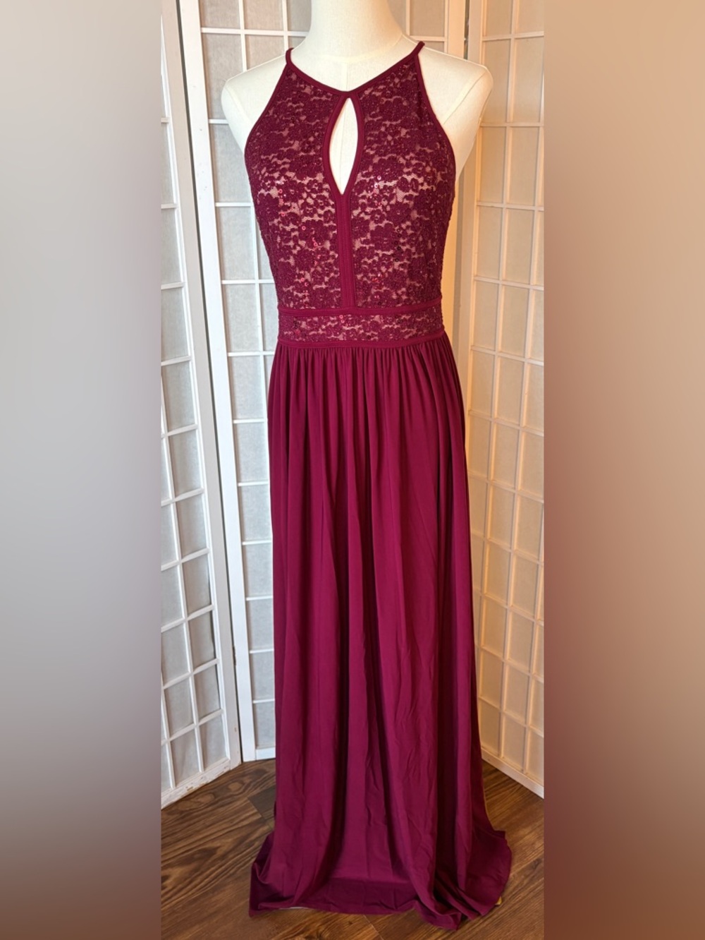 Morgan & Co Sequined Lace Keyhole Bodice Burgandy Maxi Formal Dress Sz 10